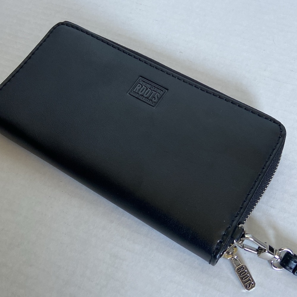 Authentic Roots Leather wristlet NWOT